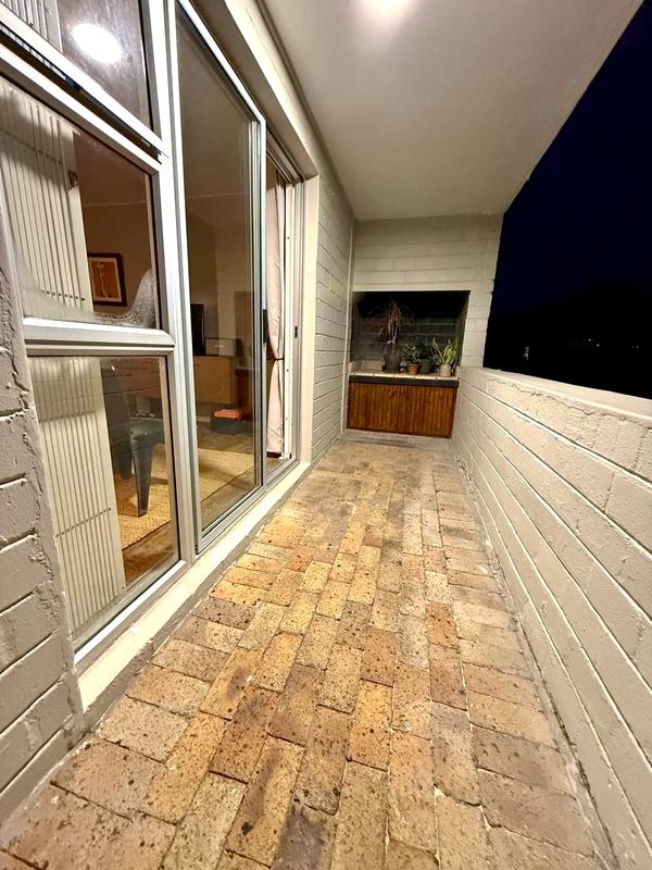 2 Bedroom Property for Sale in Hout Bay Western Cape